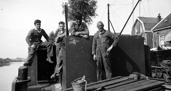 scheepswerf-matena-papendrecht-Bagger-materialen-5degeneratie scheepswerf-matena-papendrecht-Bagger-materialen-5degeneratie